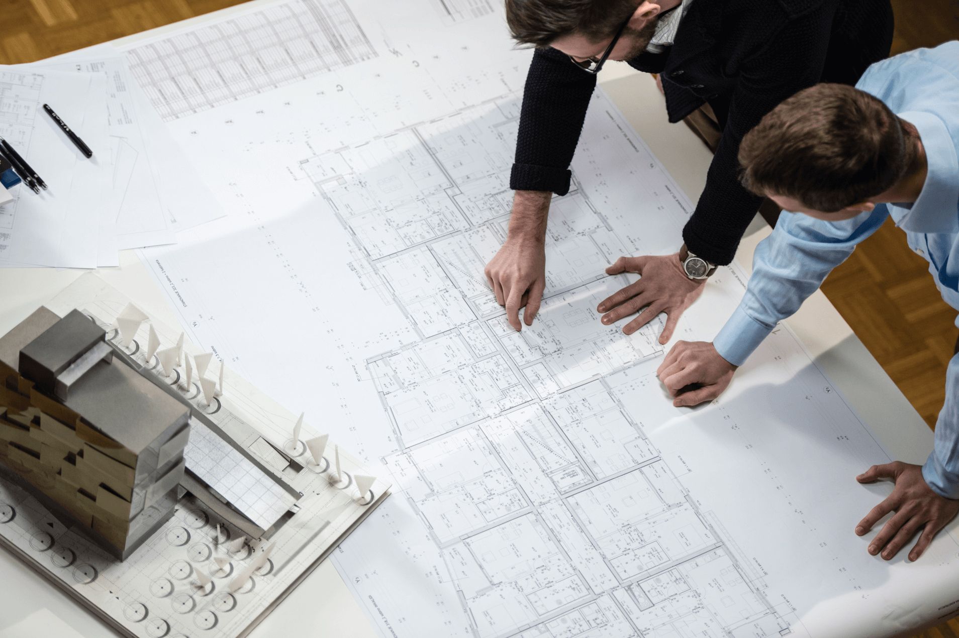 Caso de que el arquitecto vaya poco a la obra o peor: Que no aparezca nunca